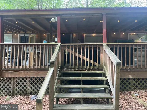 19 Menoken Trl, NEWFOUNDLAND, PA 18445