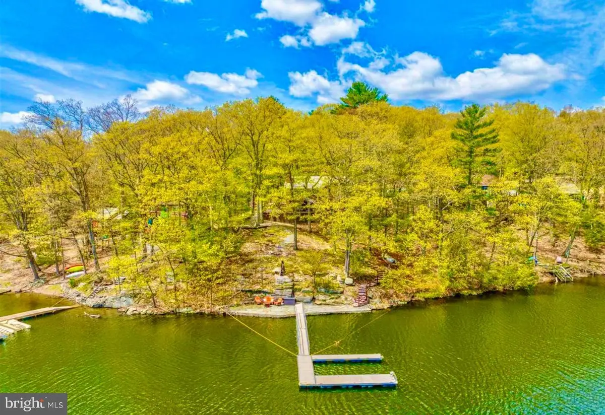 84 Lakeview Dr, Lakeville, PA 18438 - Image #1