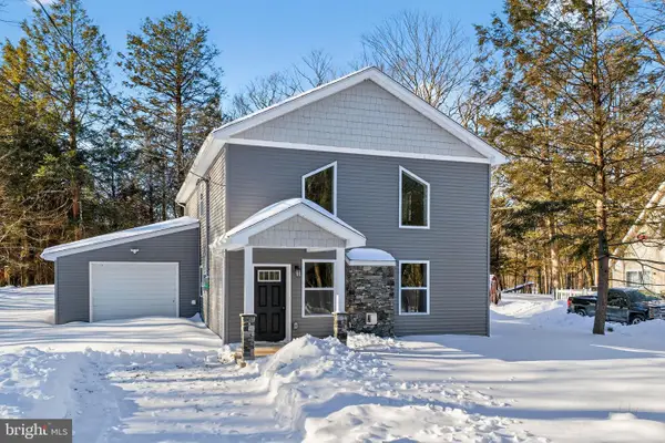 1073 Westside Dr, SOUTH STERLING, PA 18445