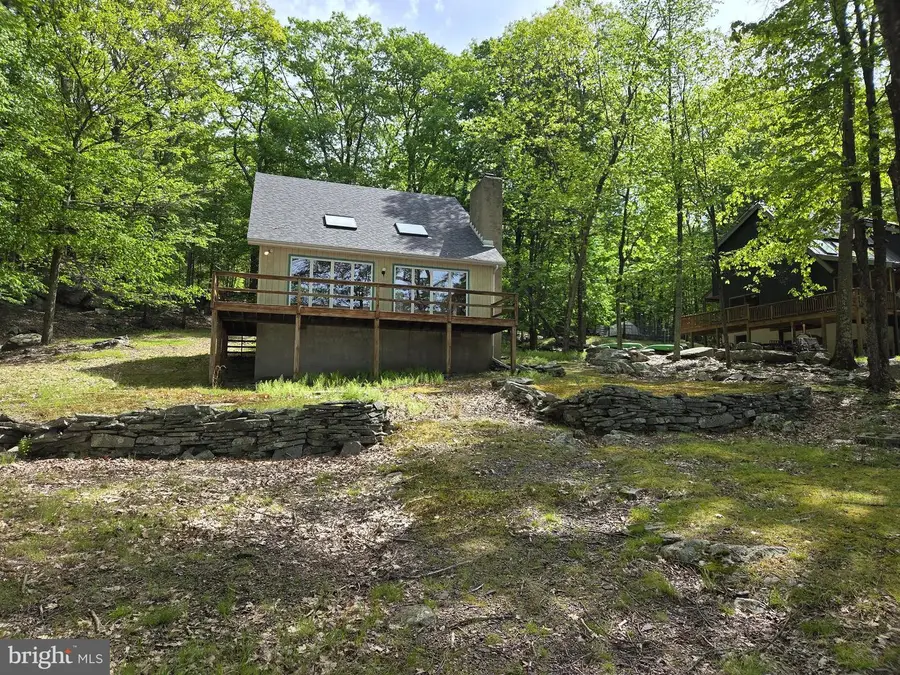 113 E Shore Dr E, Hawley, PA 18428 - #2