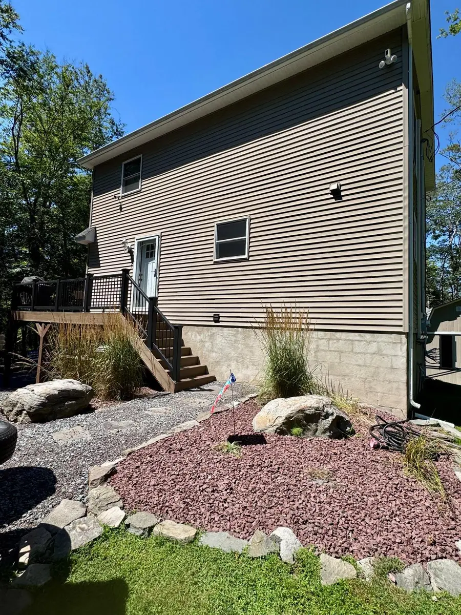 1008 Canoochee Ct, Lake Ariel, PA 18436 - #2