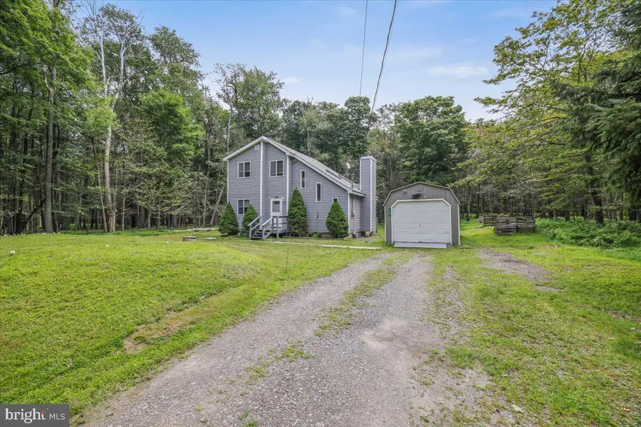 1065 Breezewood Dr, Newfoundland, PA 18445 - #3