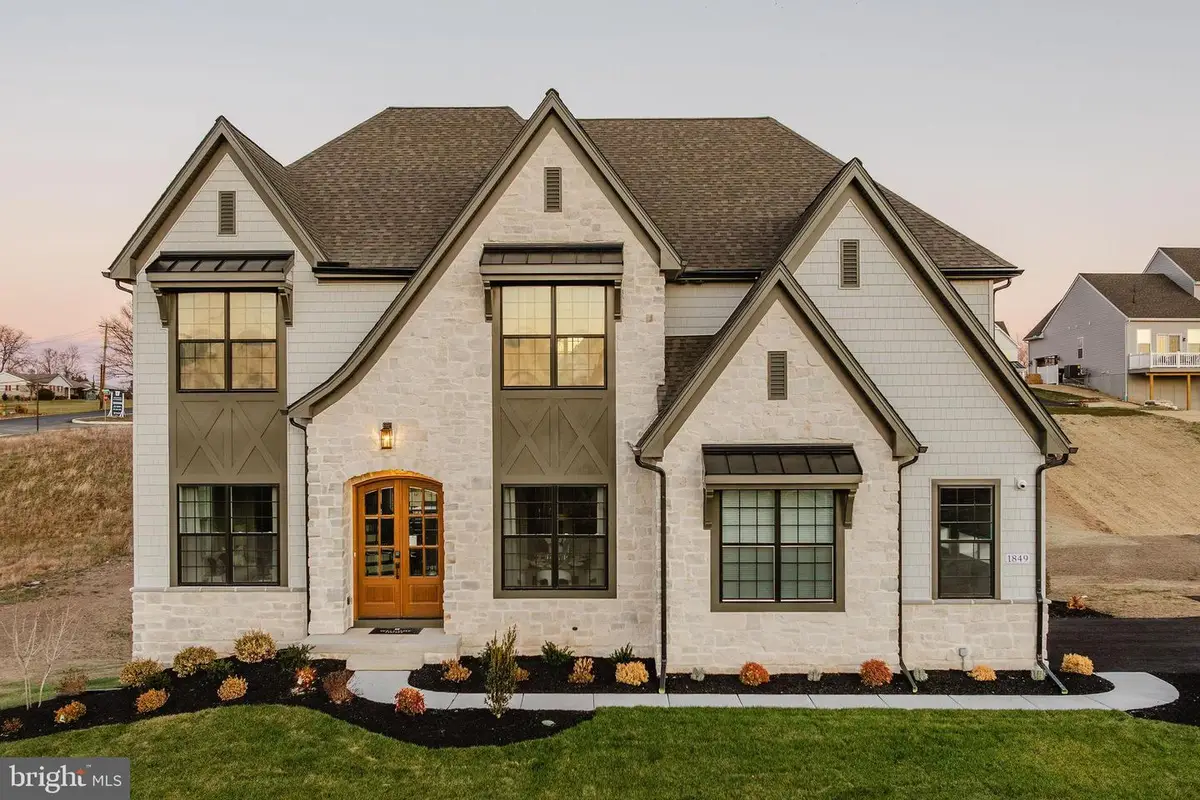 410 Darrow Rd #hawthorne, West York, PA 17404 - Image #1