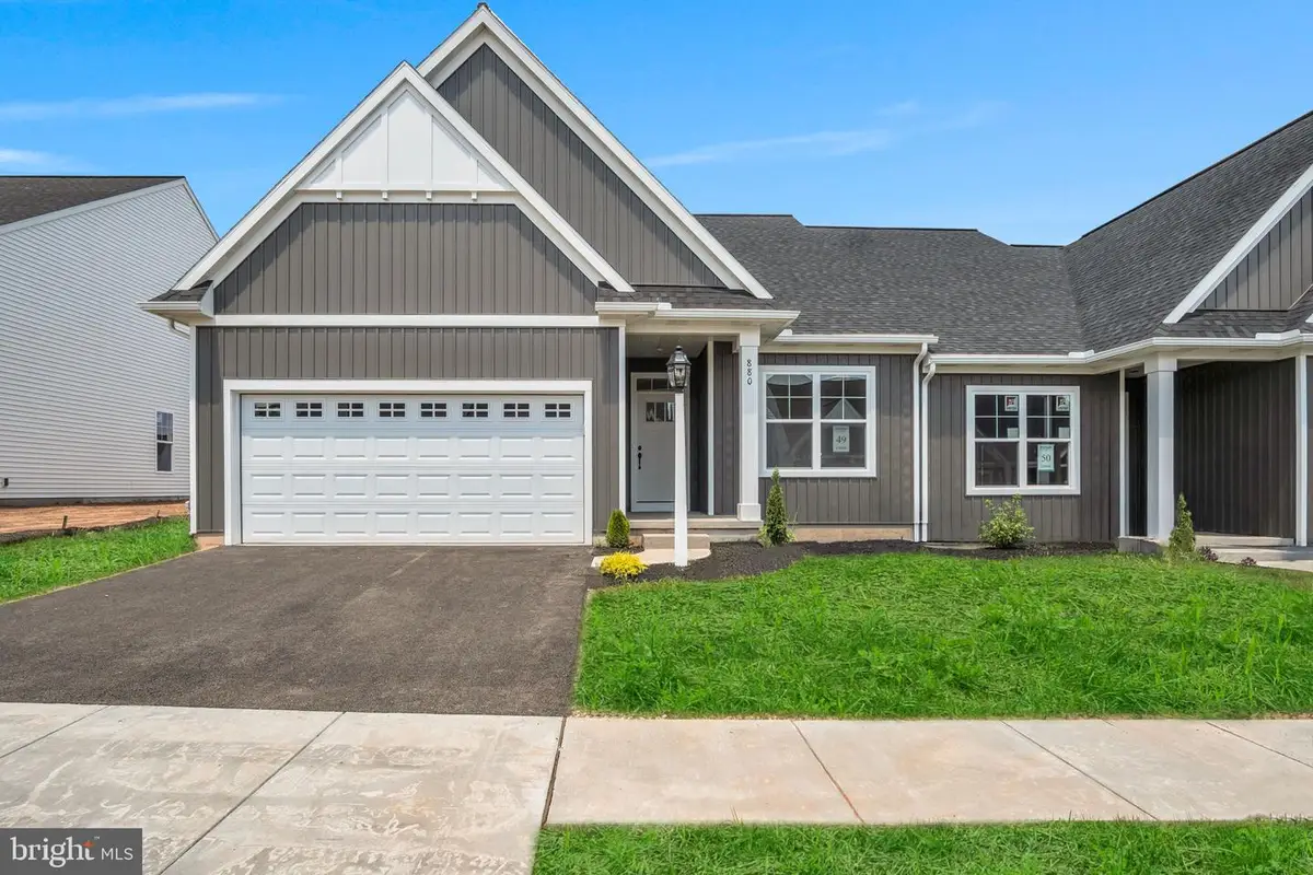 880 Shadowbrooke Dr, Dover, PA 17315 - Image #1