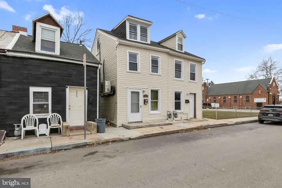 225 E South St, York, PA 17403 - Image #2