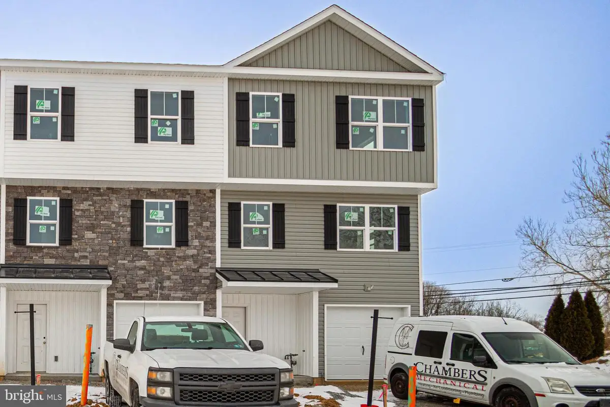 7 Landing Pl #7, York, PA 17408 - Image #1