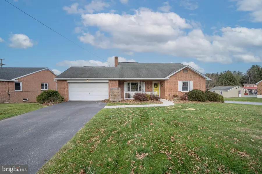 107 Church St, Seven Valleys, PA 17360 - Image #2