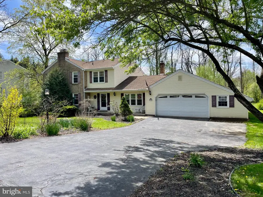 30 Fox Run, York, PA 17403 - Image #2