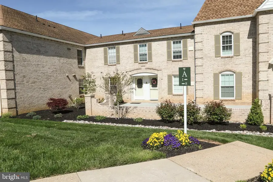 1000 Country Club Rd #8, York, PA 17403 - Image #2