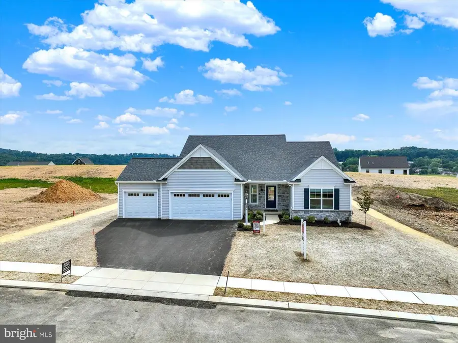 350 Lloyds Ln, York, PA 17406 - Image #2