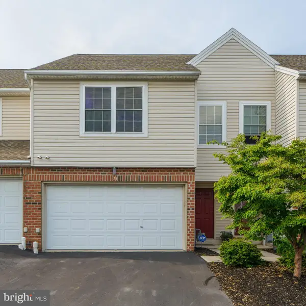 2312 Slater Hill Ln E #62, YORK, PA 17406