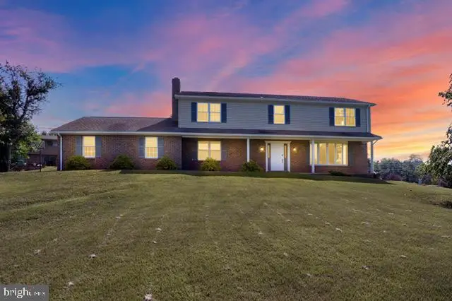 1631 Detwiler Ct, York, PA 17403 - Image #2