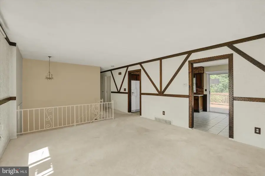 2700 Thornbridge Rd E, York, PA 17408 - Image #3