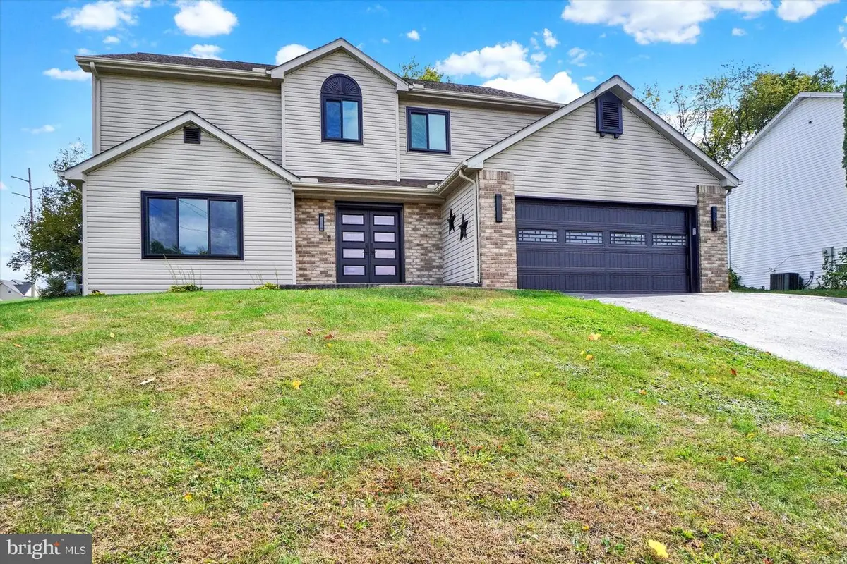 306 Mohawk Dr, Red Lion, PA 17356 - Image #1