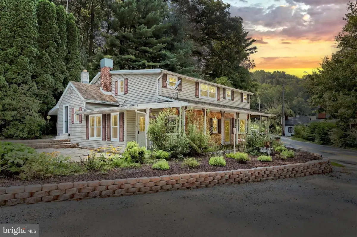 6381 Glatfelters Station Rd, Seven Valleys, PA 17360 - Image #1