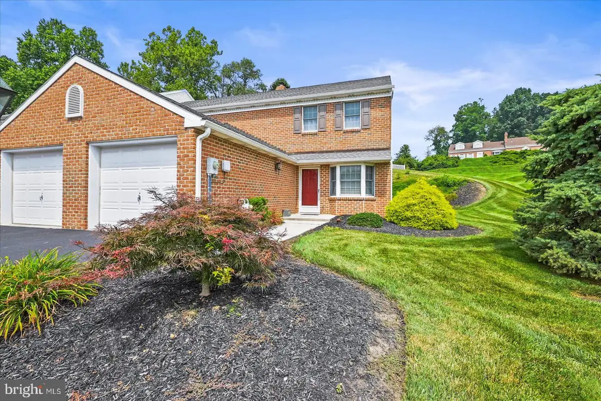 215 Wyntre Brooke Dr #1, York, PA 17403 - Image #1