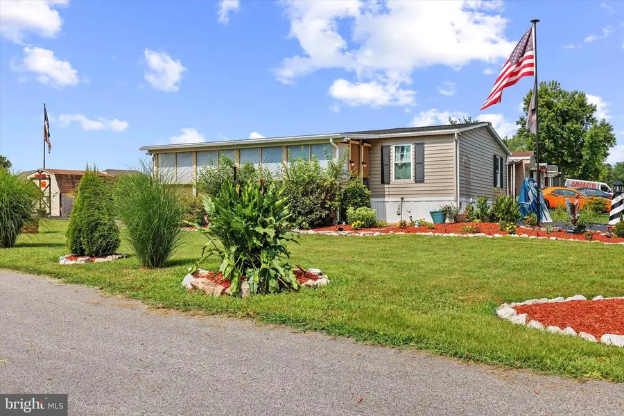 306 Waldorf Dr, York, PA 17404 - Image #2