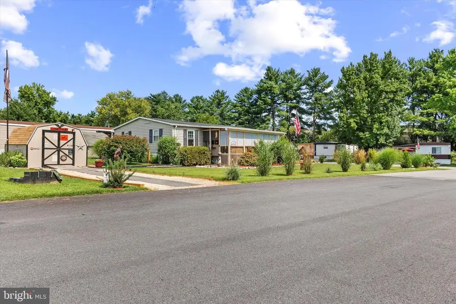 306 Waldorf Dr, York, PA 17404 - Image #3