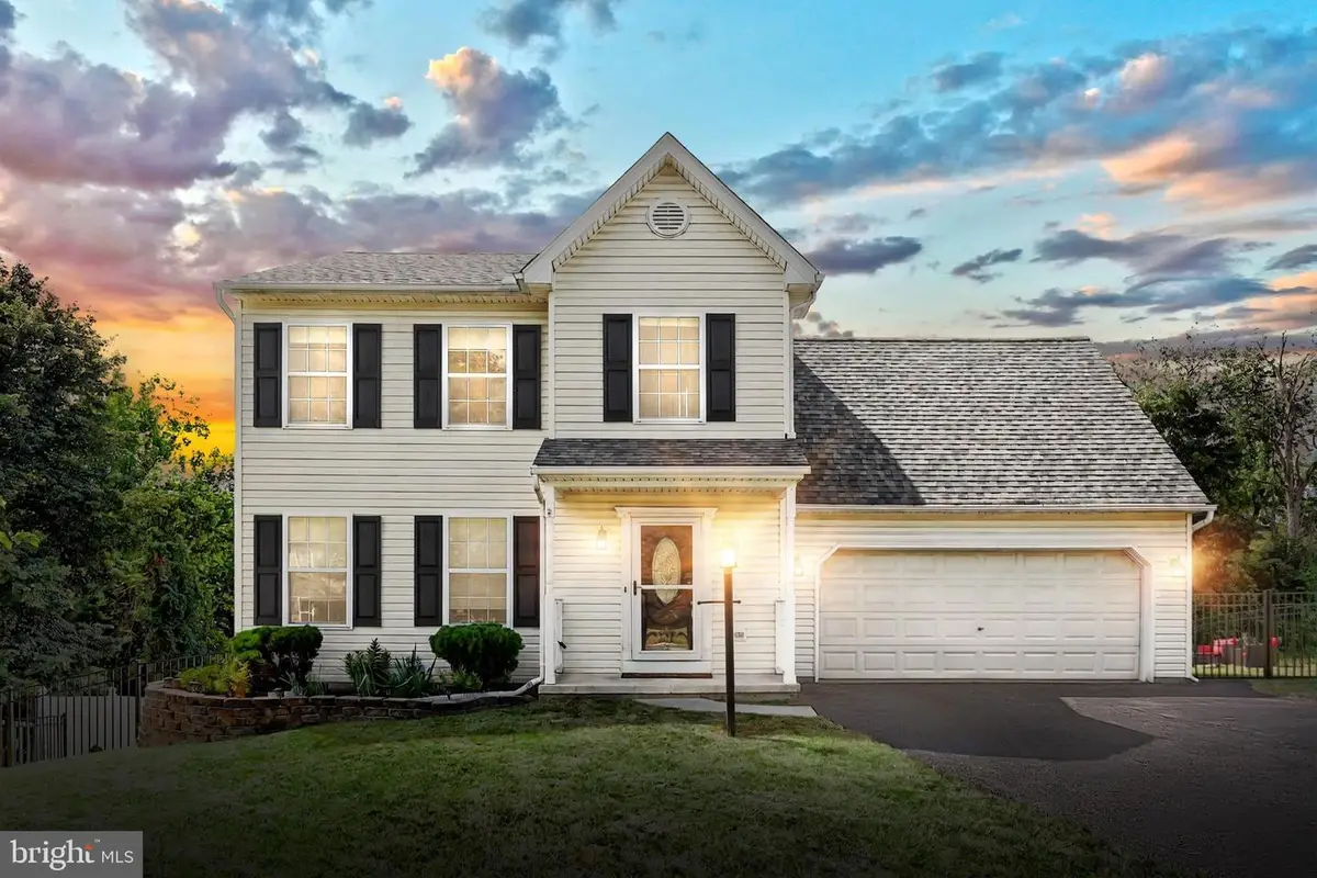 20 Burberry Ln, Mount Wolf, PA 17347 - Image #1