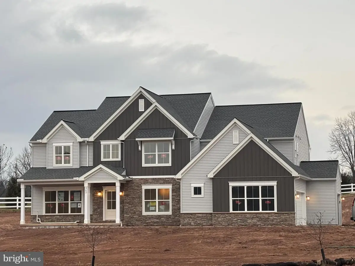 302 Cedar St, Dillsburg, PA 17019 - Image #1