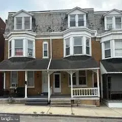 932 W College Ave, York, PA 17401 - Image #1