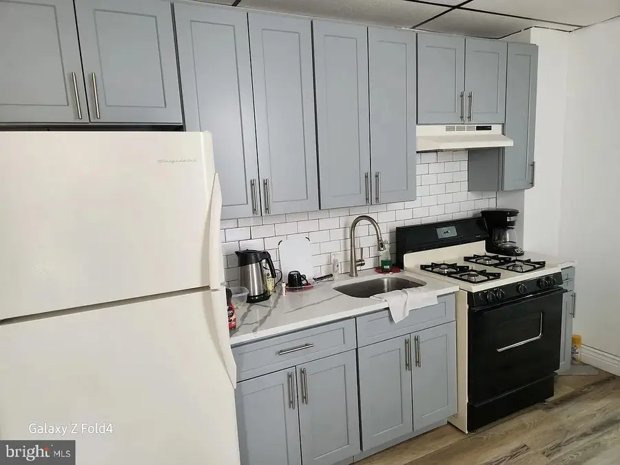 932 W College Ave, York, PA 17401 - Image #2