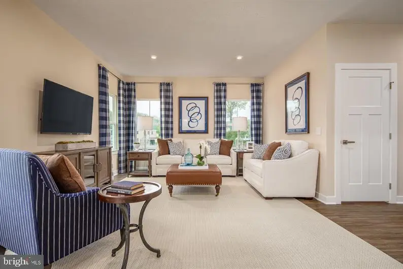 330 Spring Ln, York, PA 17406 - Image #3