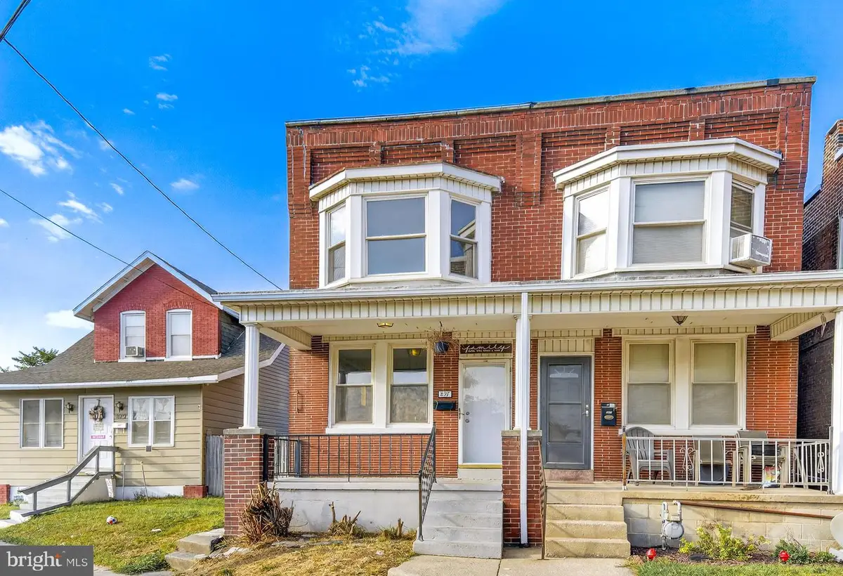 827 Roosevelt Ave, York, PA 17404 - Image #1