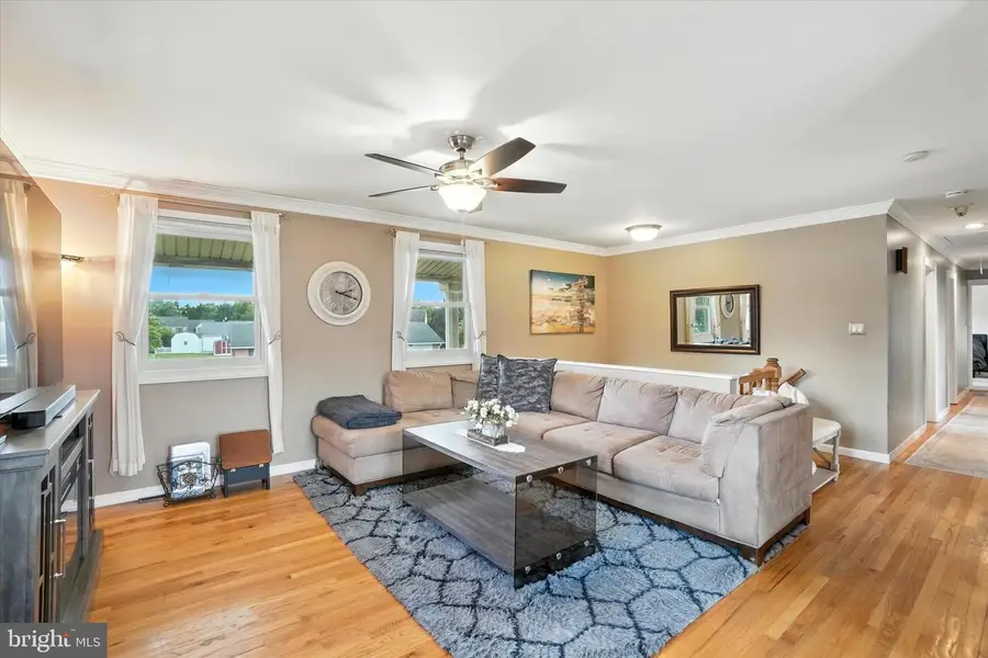 412 Spring Forge Dr, Spring Grove, PA 17362 - Image #3