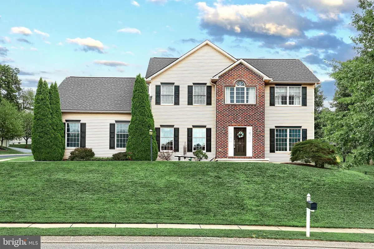 5 Winterberry Ln, Etters, PA 17319 - Image #1