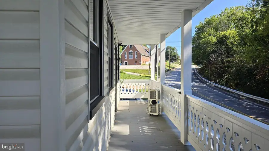 108 S Main St, Seven Valleys, PA 17360 - Image #2