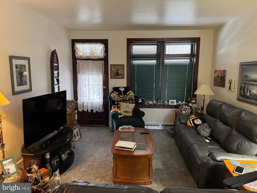 908 W College Ave, York, PA 17401 - Image #3