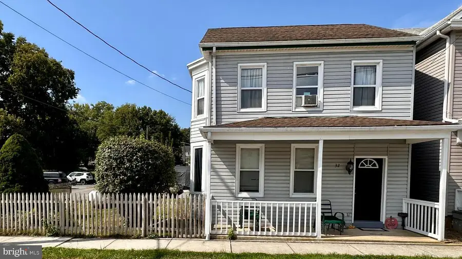 32 N York St, Etters, PA 17319 - Image #2