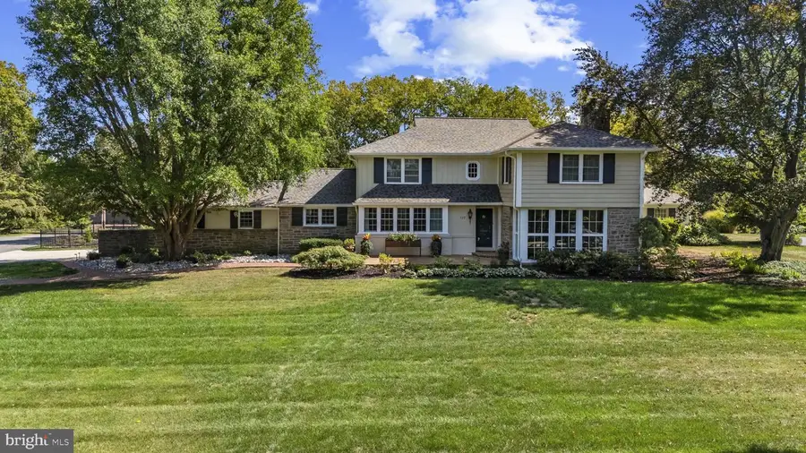 117 S 8th St, Mount Wolf, PA 17347 - Image #2