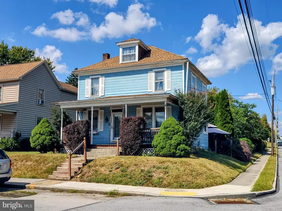 216 Charles Ave, Hanover, PA 17331 - Image #2