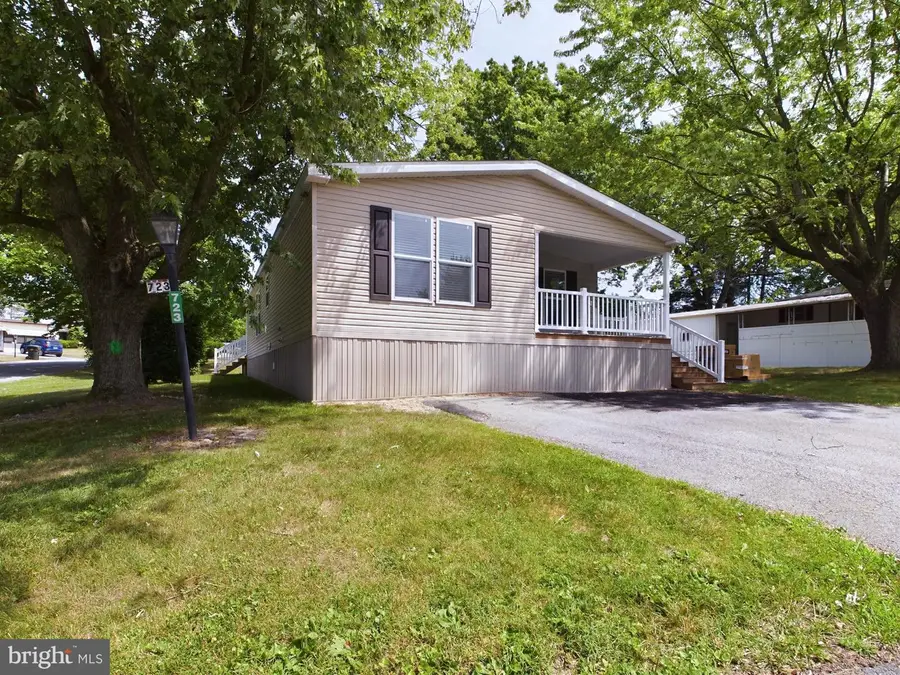 723 Lake Dr, Mount Wolf, PA 17347 - Image #3