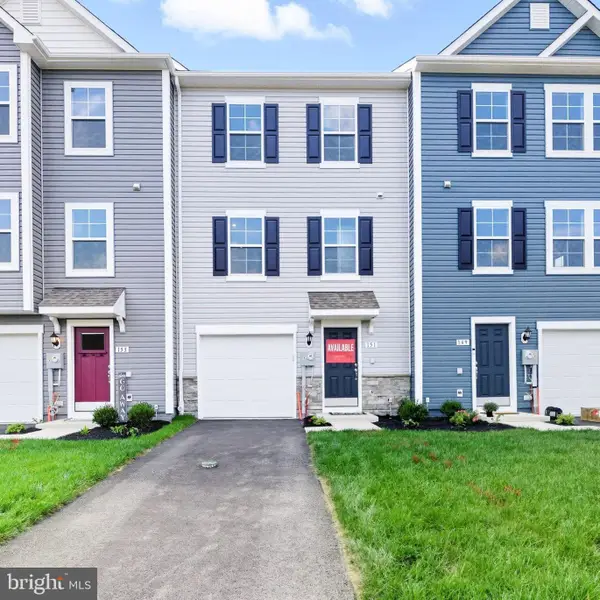 151 Homestead Dr, HANOVER, PA 17331