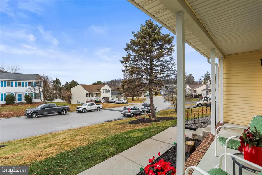 8 Magnolia Ln, Hanover, PA 17331 - Image #3