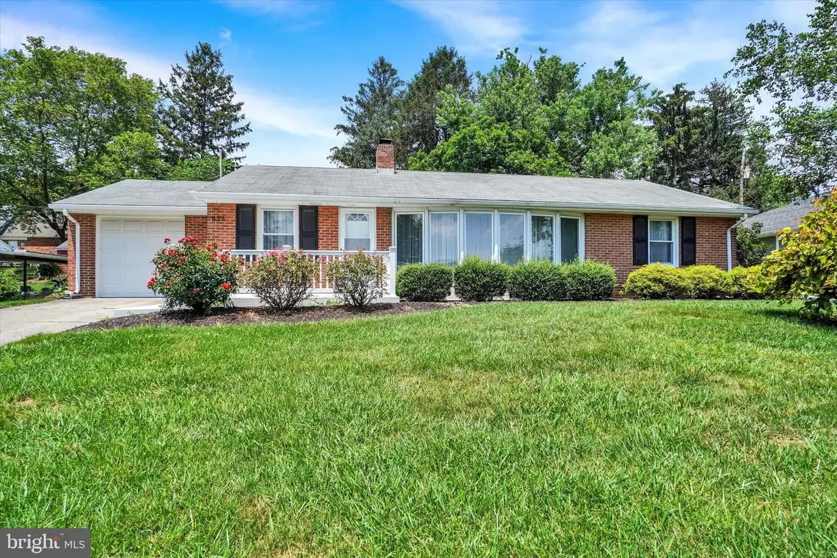 823 Glendale Rd, York, PA 17403 - Image #1