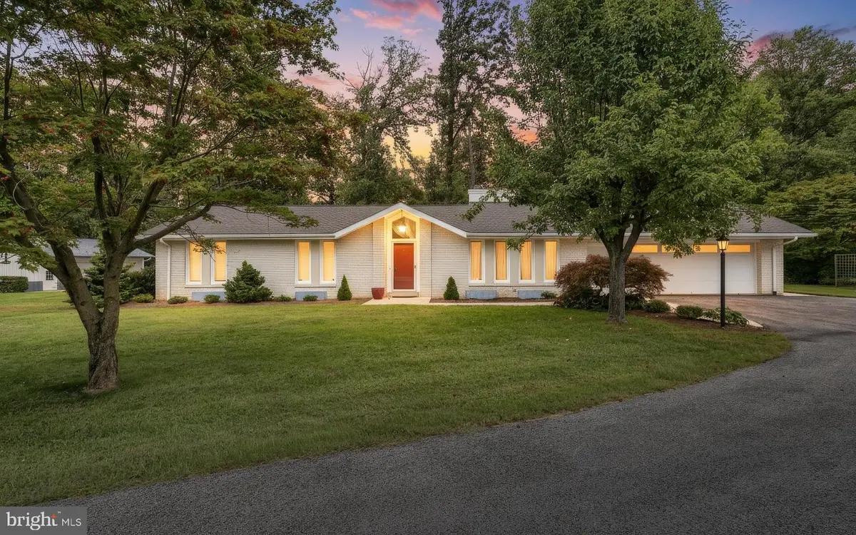 1063 Porters Rd, Spring Grove, PA 17362 - Image #1