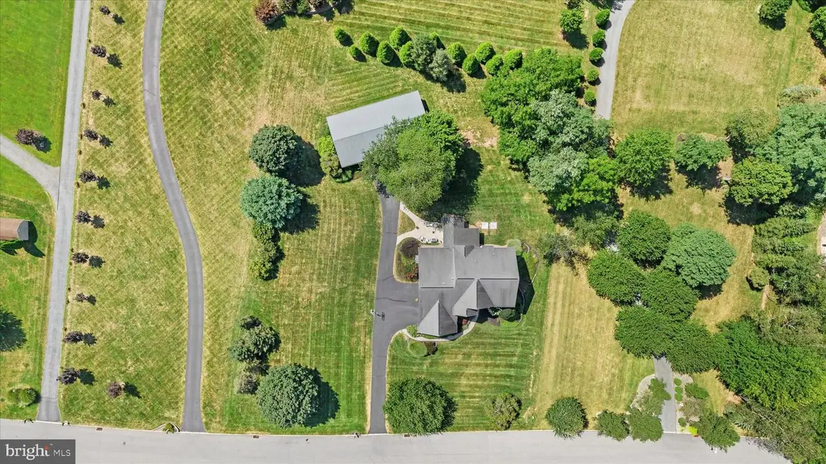 833 Stonybrook Ln, Lewisberry, PA 17339 - Image #1