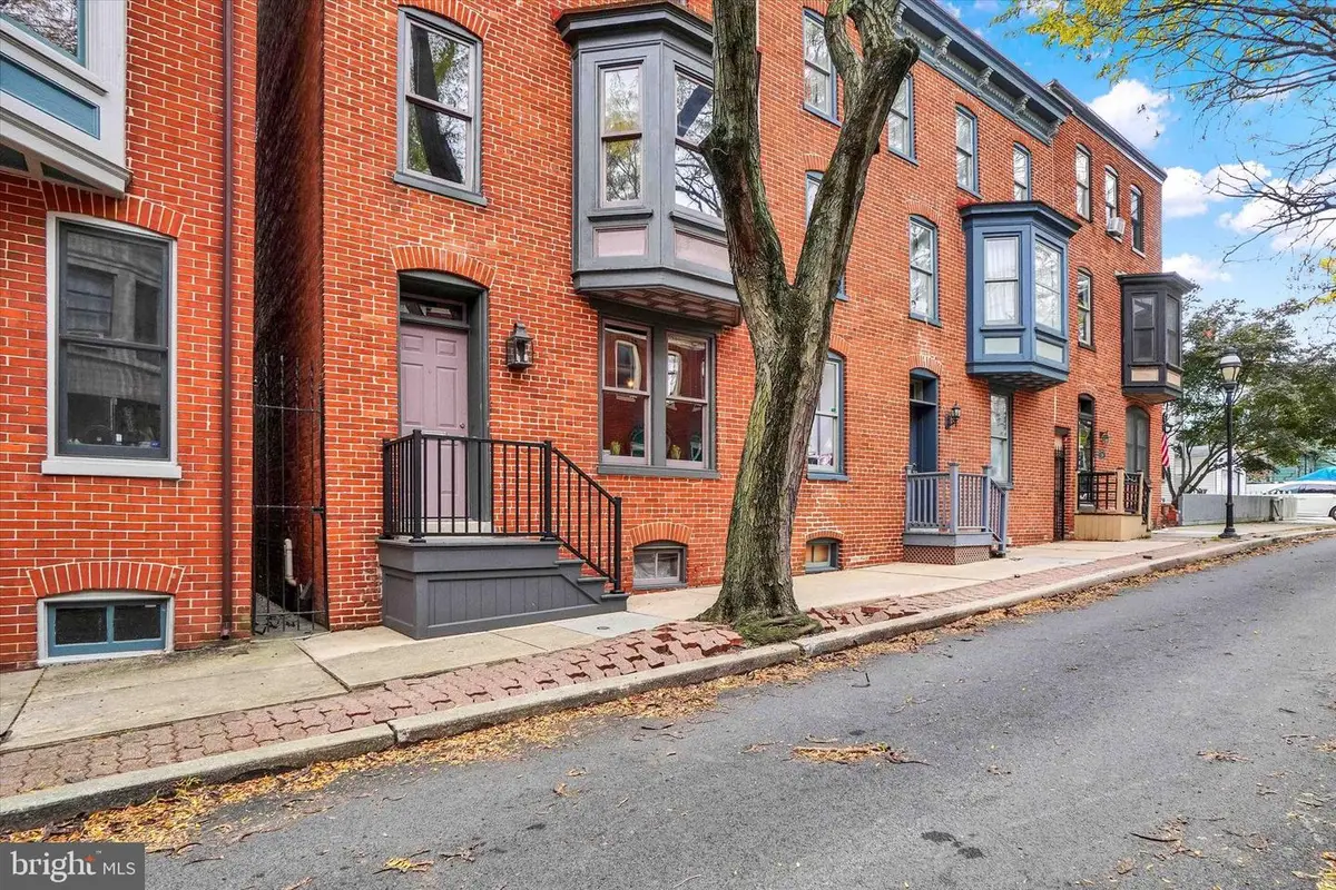 328 E Locust St, York, PA 17403 - Image #1