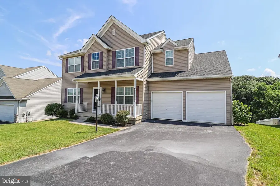 245 Azalea Dr, Windsor, PA 17366 - Image #2