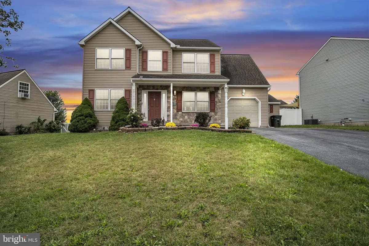 3960 Sheppard Dr, Dover, PA 17315 - Image #1