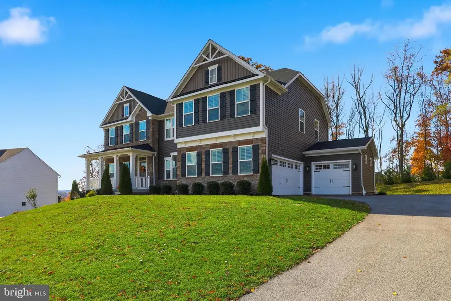 214 Hauer Ter, Spring Grove, PA 17362 - Image #2