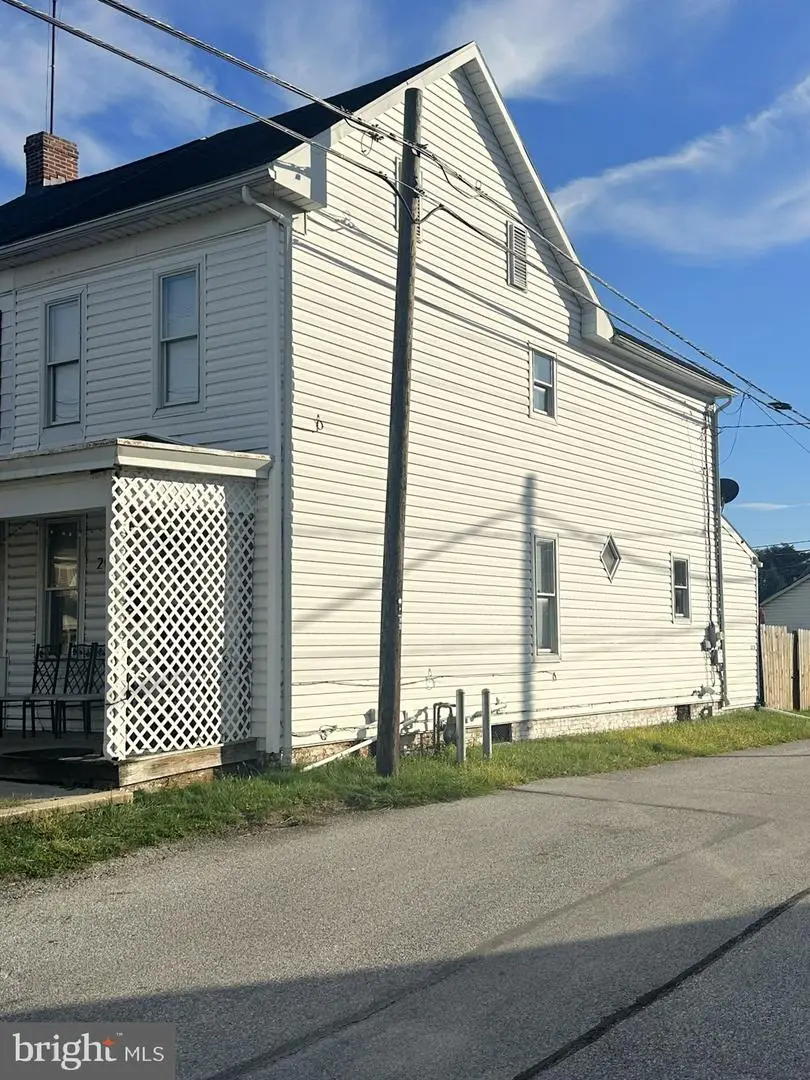 209 Fulton St, Hanover, PA 17331 - Image #2