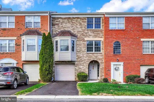 56 Jayme Dr #9, YORK, PA 17402