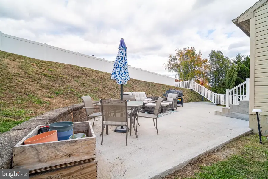 50 Asbury Ct, Mount Wolf, PA 17347 - Image #3