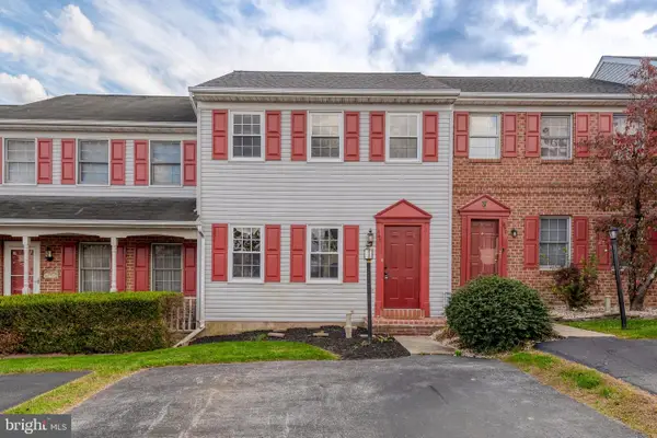 240 Robin Hill Cir, YORK, PA 17404