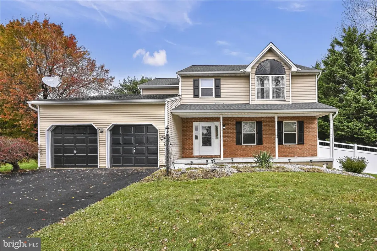 103 Hershey Cir, Stewartstown, PA 17363 - Image #1